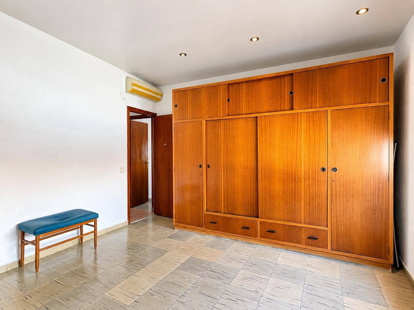 4 bedroom Flat for sale in San Juan de Alicante / Sant Joan d'Alacant - € 190,000 (Ref: 10157851)