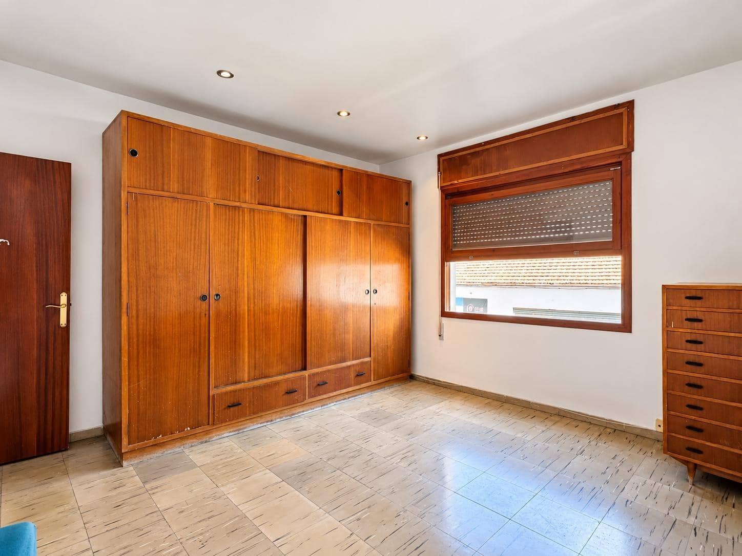 4 bedroom Flat for sale in San Juan de Alicante / Sant Joan d'Alacant - € 190,000 (Ref: 10157851)
