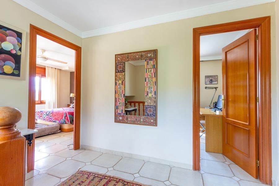 Chalet de 4 habitaciones en Finestrat en venta con piscina garaje - 435.000 € (Ref: 8806159)