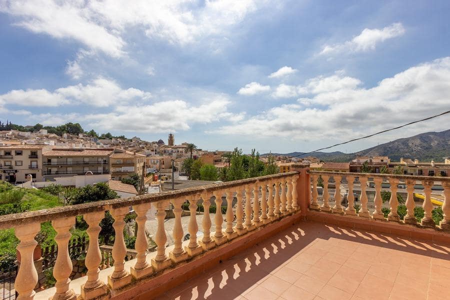 Chalet de 4 habitaciones en Finestrat en venta con piscina garaje - 435.000 € (Ref: 8806159)