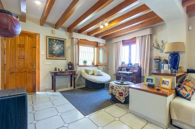 Chalet de 4 habitaciones en Finestrat en venta con piscina garaje - 435.000 € (Ref: 8806159)