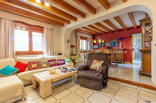 Chalet de 4 habitaciones en Finestrat en venta con piscina garaje - 435.000 € (Ref: 8806159)