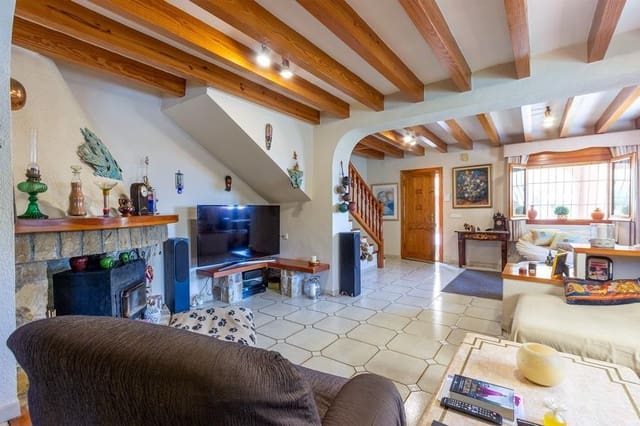 Chalet de 4 habitaciones en Finestrat en venta con piscina garaje - 435.000 € (Ref: 8806159)