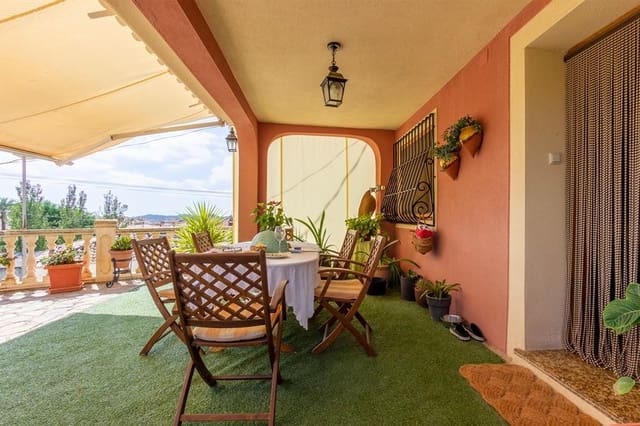 Chalet de 4 habitaciones en Finestrat en venta con piscina garaje - 435.000 € (Ref: 8806159)