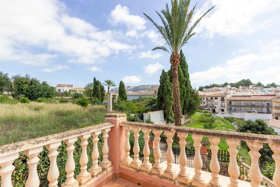 Chalet de 4 habitaciones en Finestrat en venta con piscina garaje - 435.000 € (Ref: 8806159)