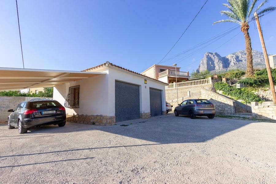 Chalet de 4 habitaciones en Finestrat en venta con piscina garaje - 435.000 € (Ref: 8806159)