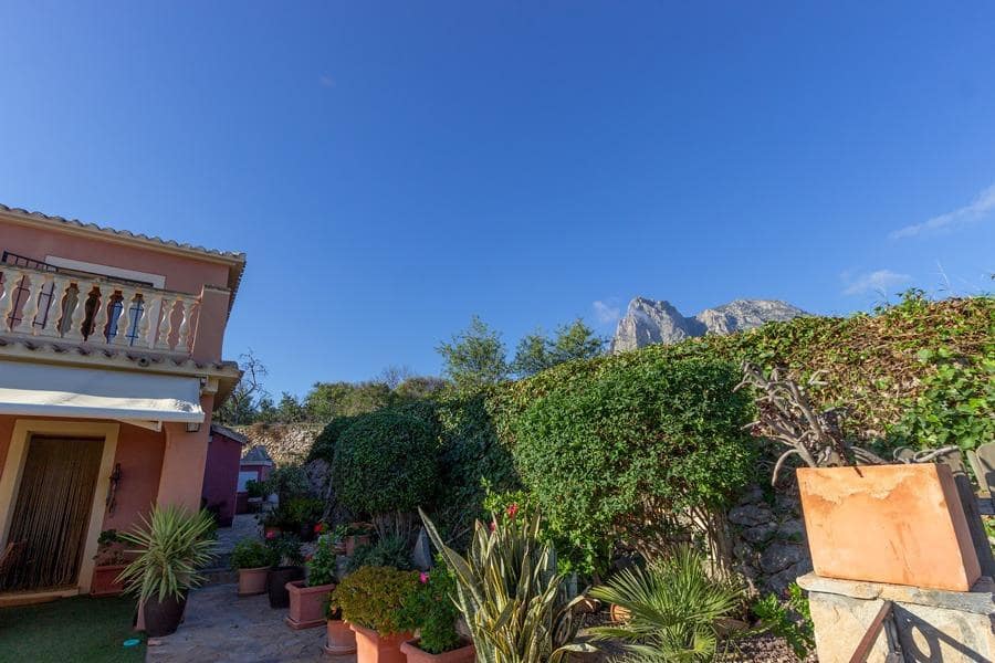 Chalet de 4 habitaciones en Finestrat en venta con piscina garaje - 435.000 € (Ref: 8806159)