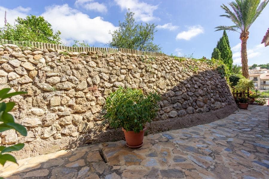 Chalet de 4 habitaciones en Finestrat en venta con piscina garaje - 435.000 € (Ref: 8806159)