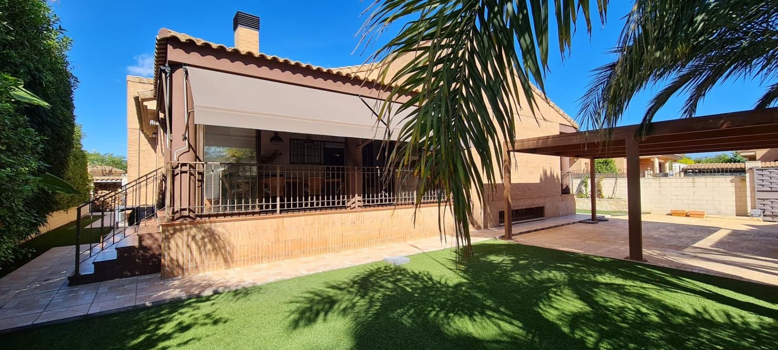 6 bedroom Villa for sale in Muchamiel / Mutxamel with pool garage - € 740,000 (Ref: 8999241)