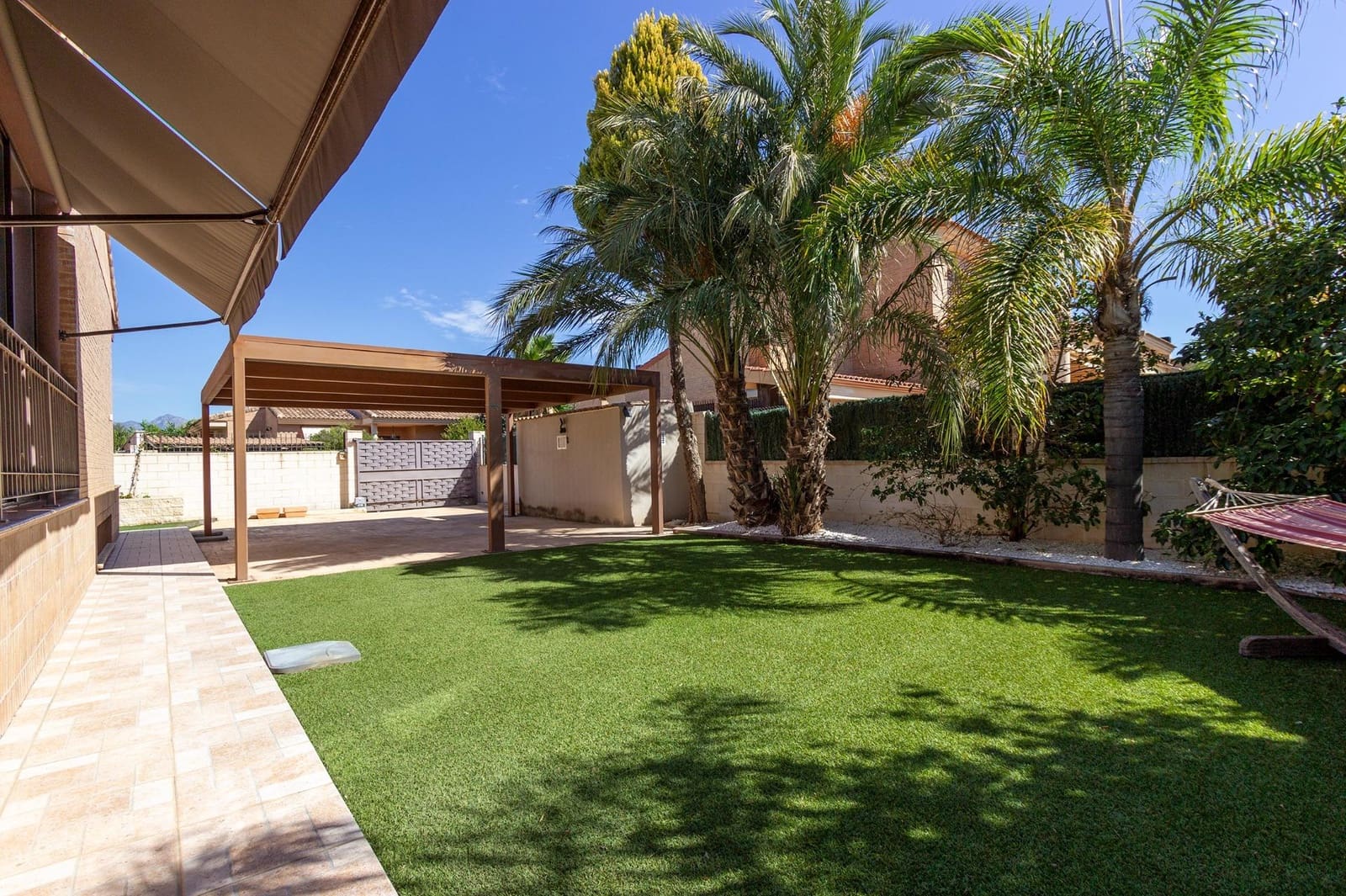 6 bedroom Villa for sale in Muchamiel / Mutxamel with pool garage - € 740,000 (Ref: 8999241)