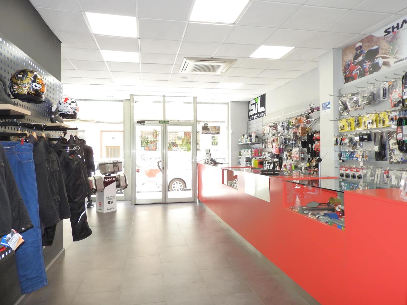Commercieel te koop in Alicante stad - € 179.900 (Ref: 8999255)