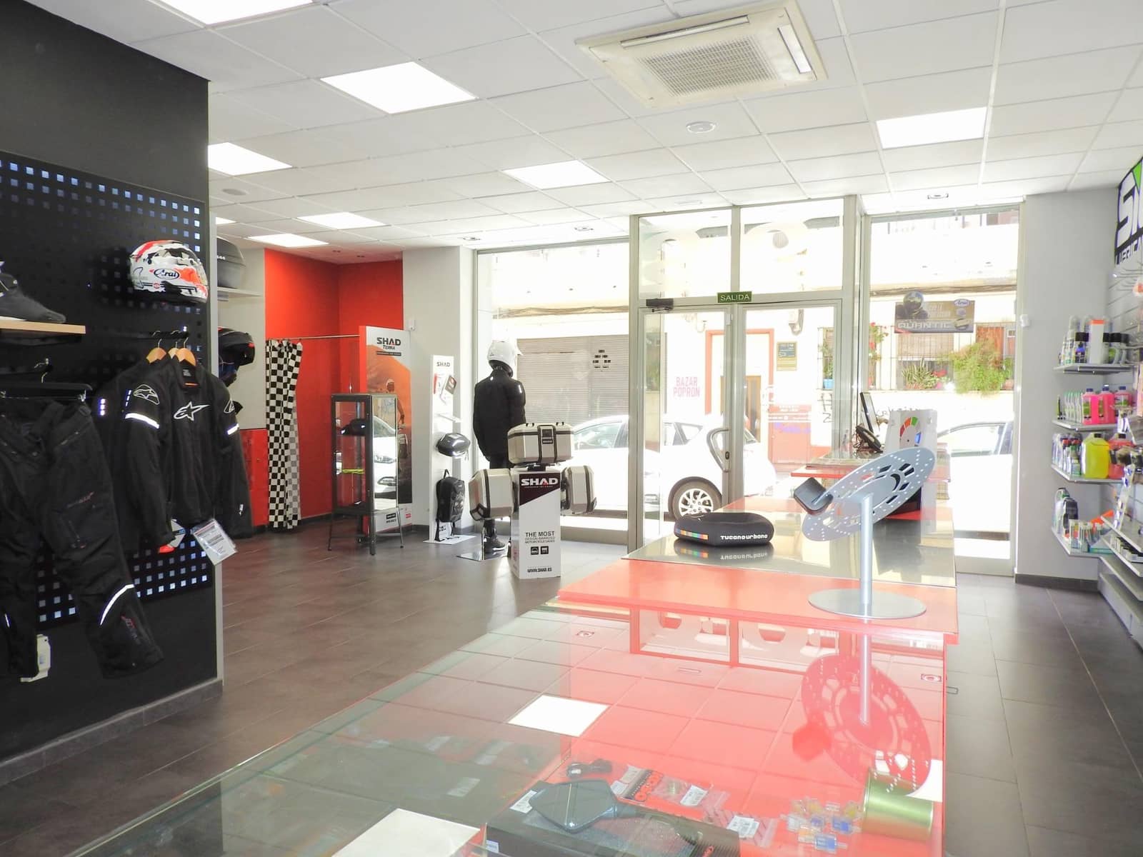 Commercieel te koop in Alicante stad - € 179.900 (Ref: 8999255)