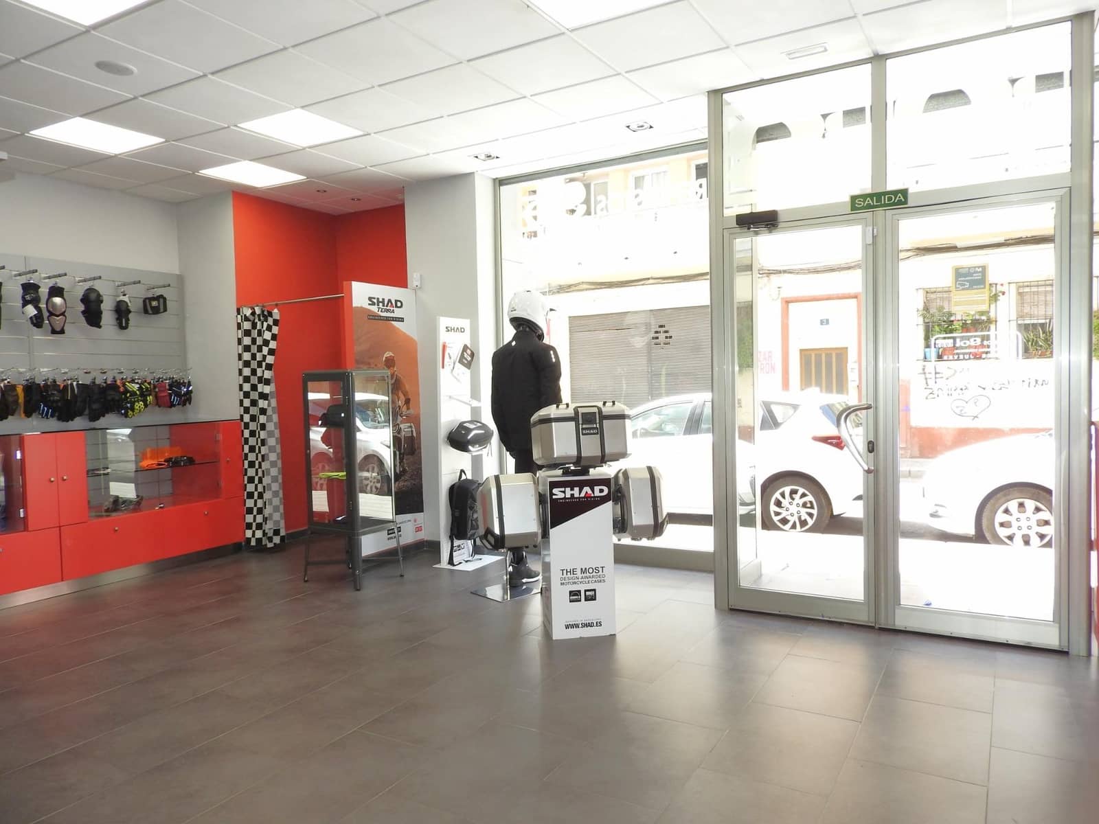 Commercieel te koop in Alicante stad - € 179.900 (Ref: 8999255)