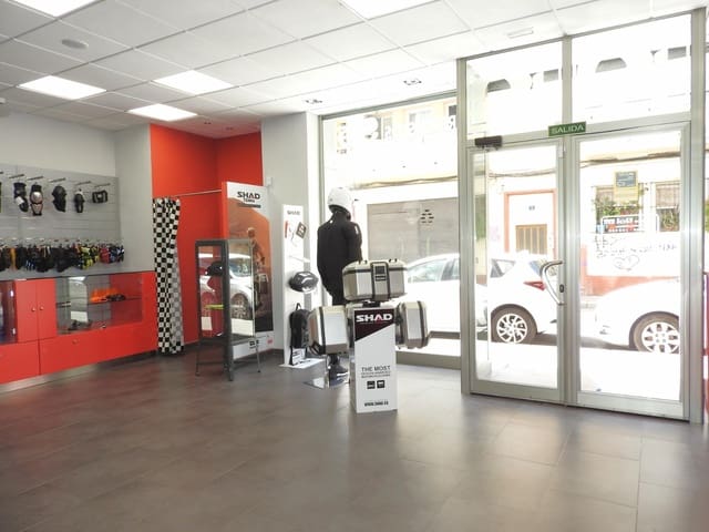 Commercial for sale in Benalúa, Alicante / Alacant city - € 179,900 (Ref: 8999255)