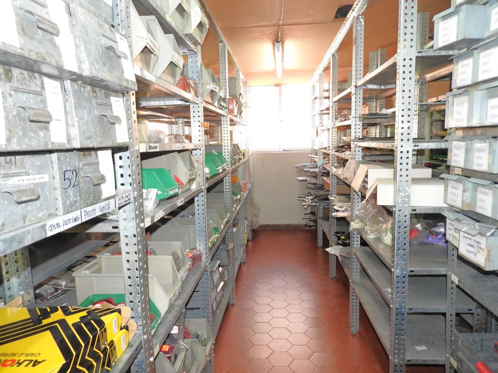 Commercieel te koop in Alicante stad - € 179.900 (Ref: 8999255)
