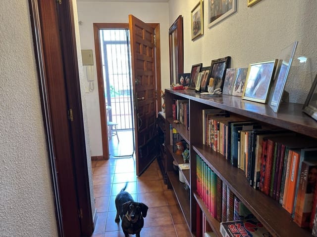 4 soveværelse Rækkehus til salg i Playa de San Juan, Alicante by med swimmingpool garage - € 499.000 (Ref: 8999257)