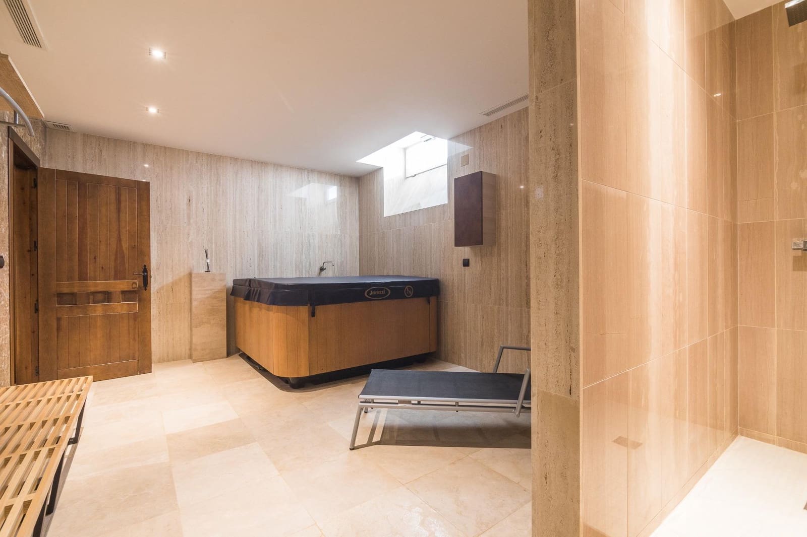 4 soveværelse Villa til salg i Arenales del Sol med swimmingpool garage - € 1.700.000 (Ref: 9017309)