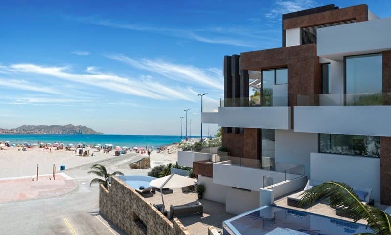 3 soverom Penthouse til salgs i Benidorm med svømmebasseng garasje - € 1 650 000 (Ref: 9032717)