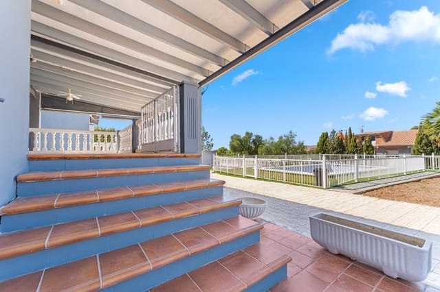 5 bedroom Villa for sale in Moralet, Alicante / Alacant city - € 350,000 (Ref: 9282387)