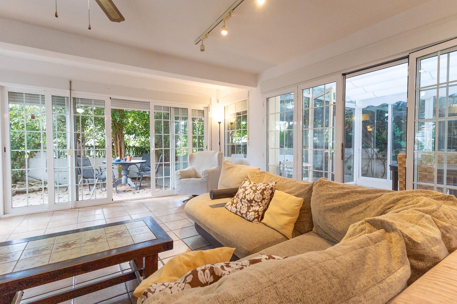 6 sypialnia Willa na sprzedaż w El Campello z garażem - 695 000 € (Ref: 9347159)