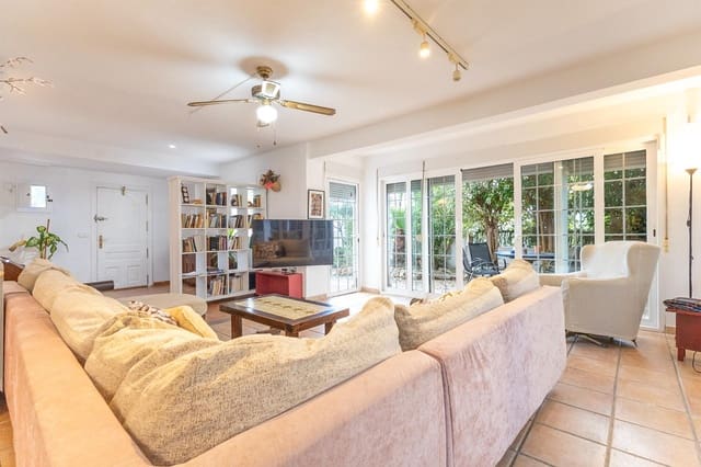 6 sypialnia Willa na sprzedaż w El Campello z garażem - 695 000 € (Ref: 9362528)