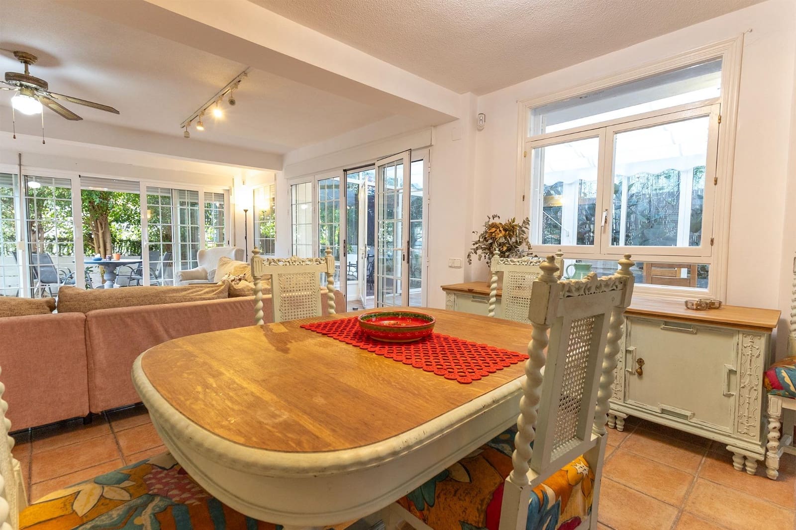 6 soverom Villa til salgs i El Campello med garasje - € 695 000 (Ref: 9362528)