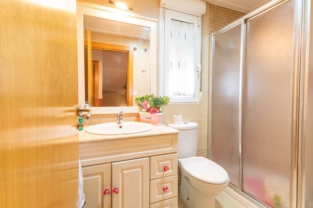 5 makuuhuone Bungalow myytävänä paikassa Monforte del Cid mukana uima-altaan 
autotalli - 280 000 € (Ref: 9403292)