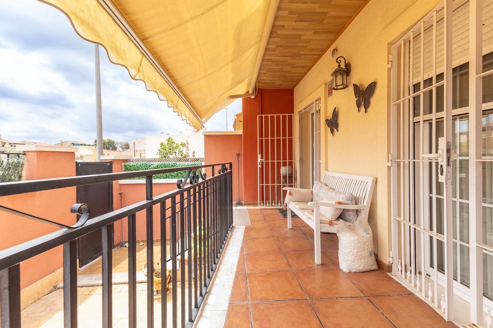 5 makuuhuone Bungalow myytävänä paikassa Monforte del Cid mukana uima-altaan 
autotalli - 280 000 € (Ref: 9403292)