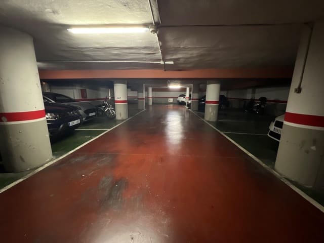 Garasje til salgs i Carolinas Altas, Alicante by - € 17 900 (Ref: 9403293)