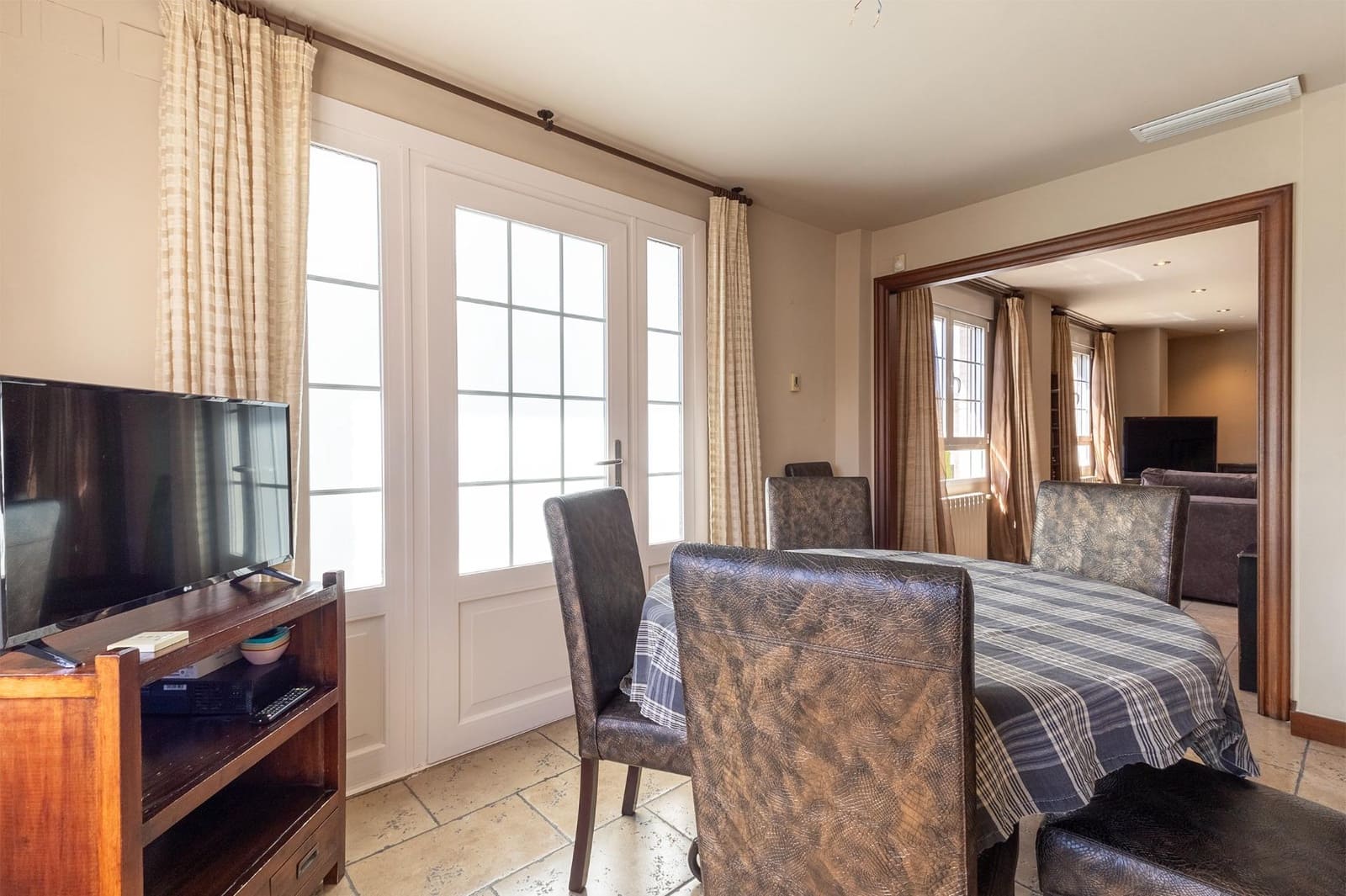 4 sypialnia Willa na sprzedaż w Petrel / Petrer z basenem - 430 000 € (Ref: 9403294)