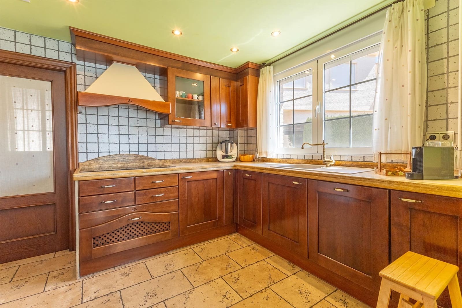 4 sypialnia Willa na sprzedaż w Petrel / Petrer z basenem - 430 000 € (Ref: 9403294)