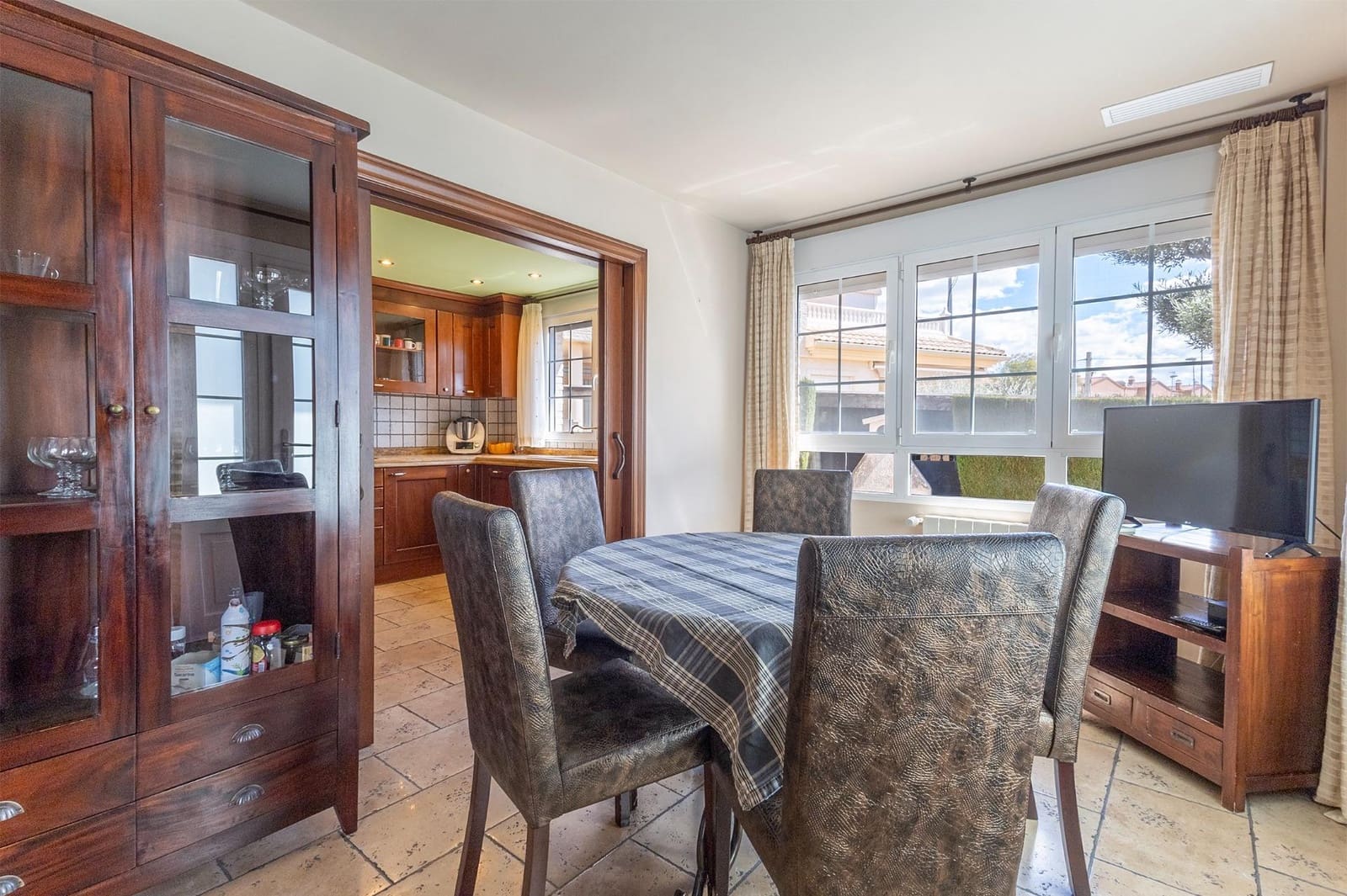 4 sypialnia Willa na sprzedaż w Petrel / Petrer z basenem - 430 000 € (Ref: 9403294)