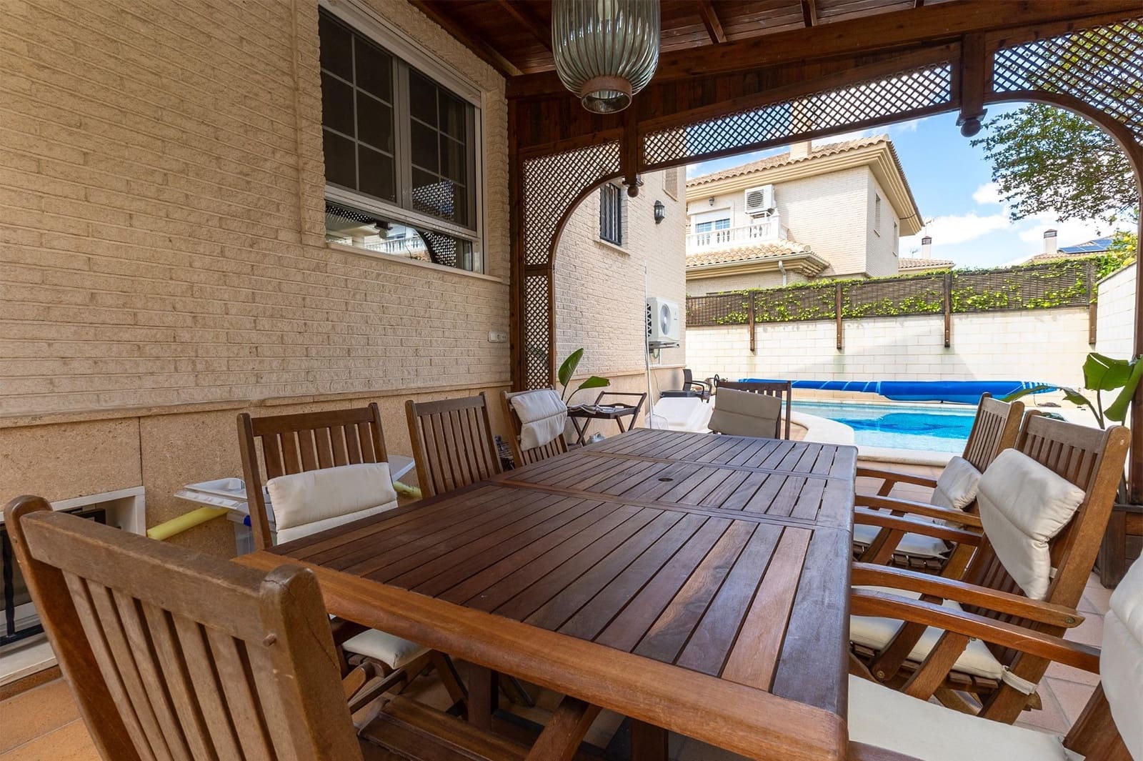 4 sypialnia Willa na sprzedaż w Petrel / Petrer z basenem - 430 000 € (Ref: 9403294)