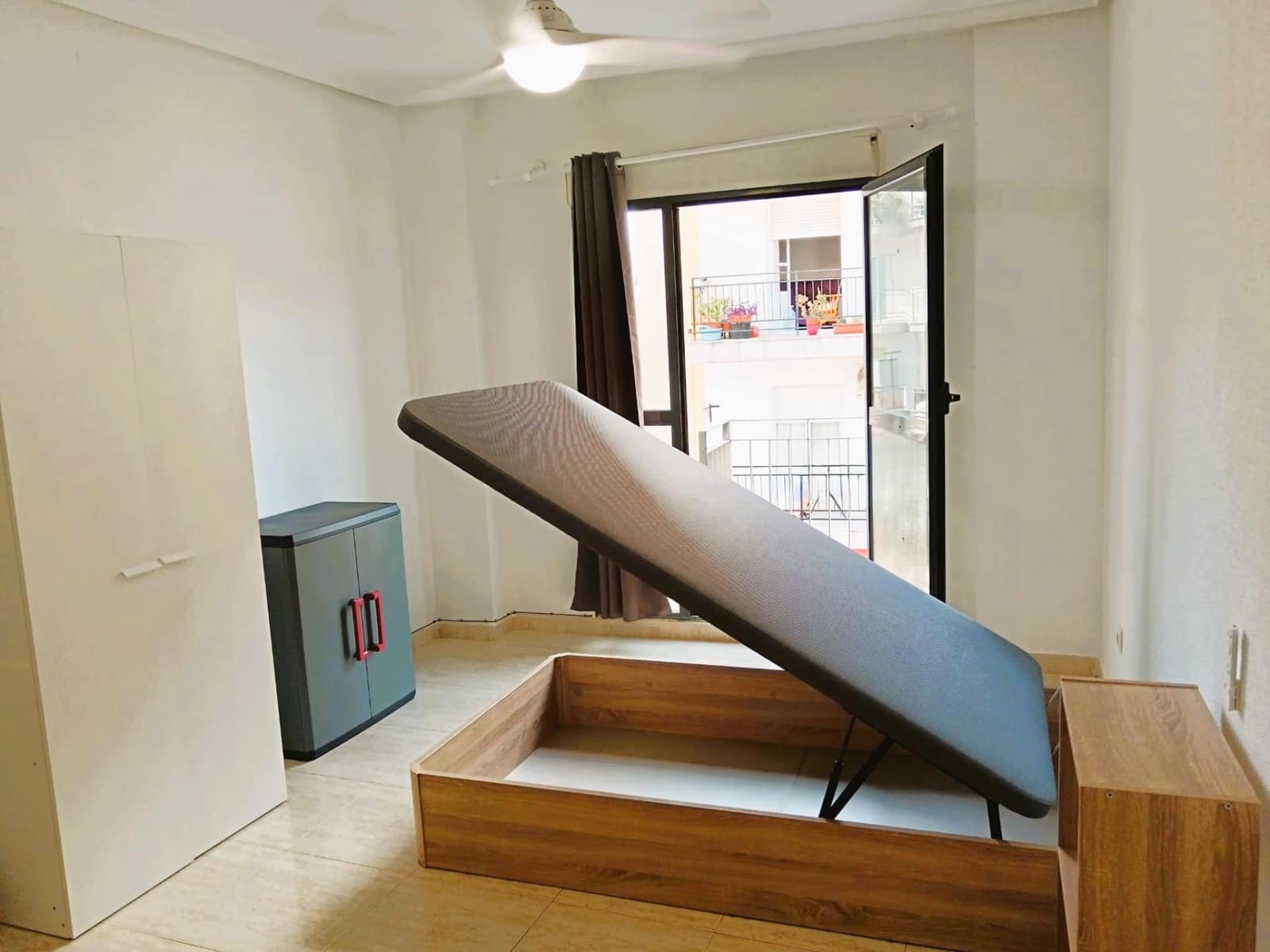 4 makuuhuone Huoneisto vuokrattavana paikassa Orihuela - 325 € (Ref: 9420003)