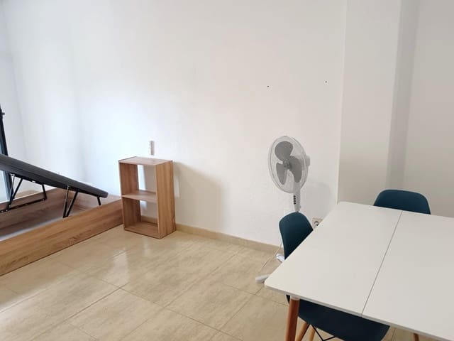 4 bedroom Apartment for rent in Orihuela - € 325 (Ref: 9420003)