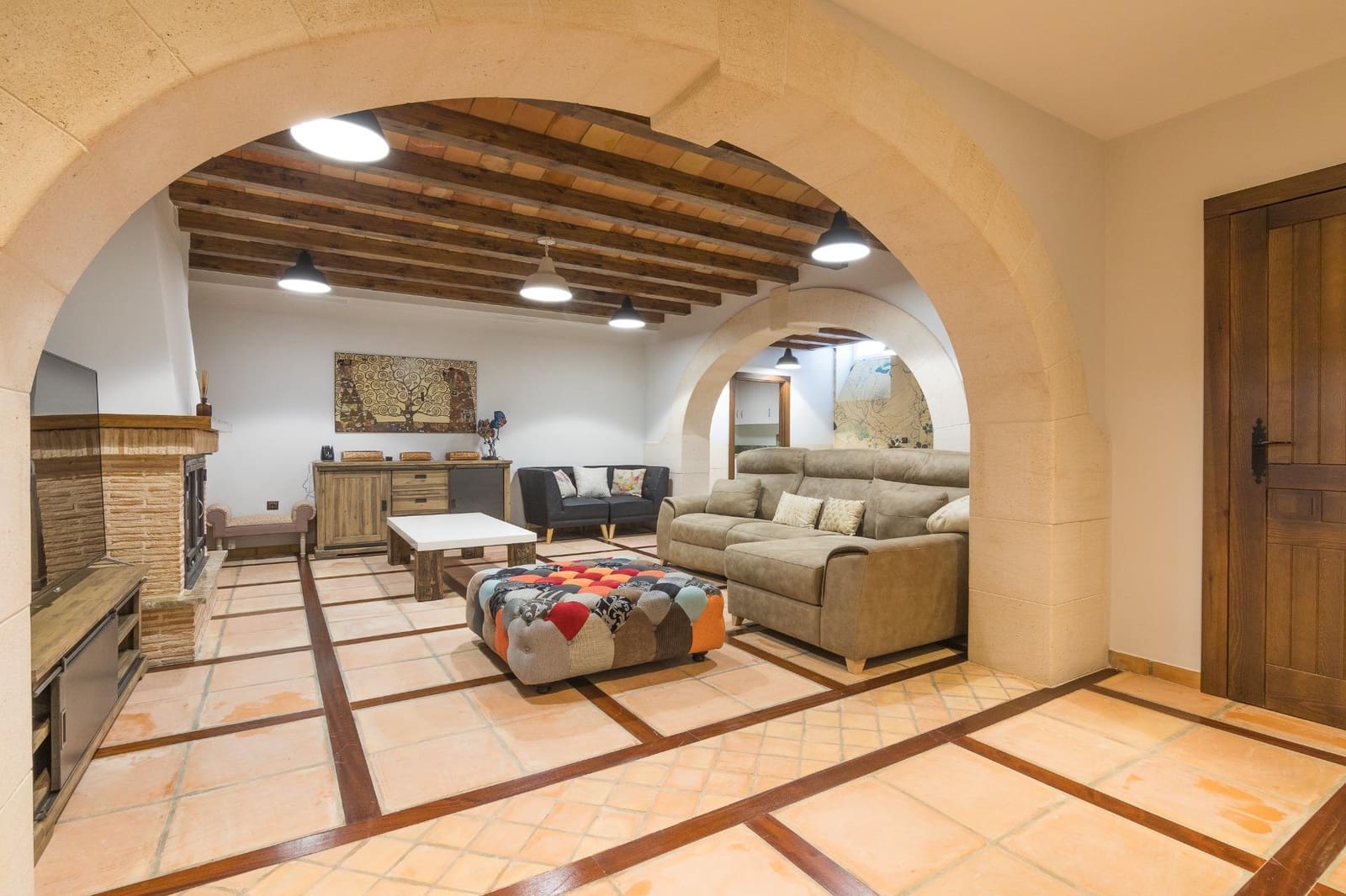 4 bedroom Villa for sale in Arenales del Sol with pool garage - € 1,700,000 (Ref: 9468589)