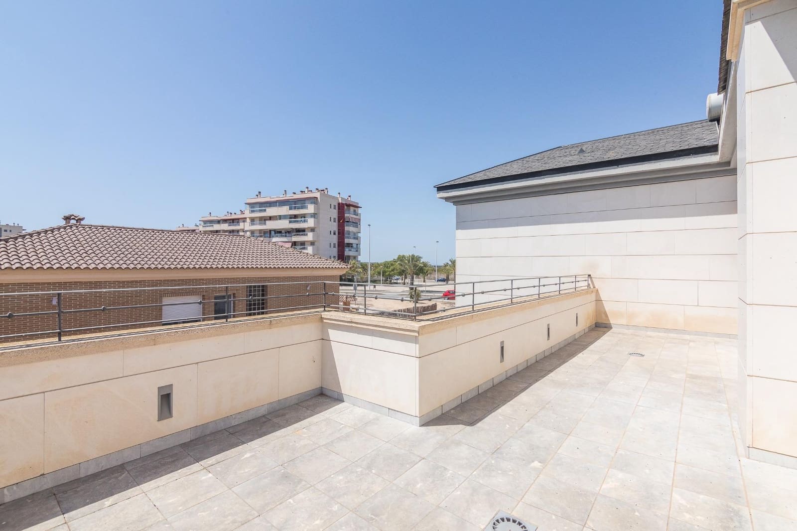 4 bedroom Villa for sale in Arenales del Sol with pool garage - € 1,700,000 (Ref: 9468589)