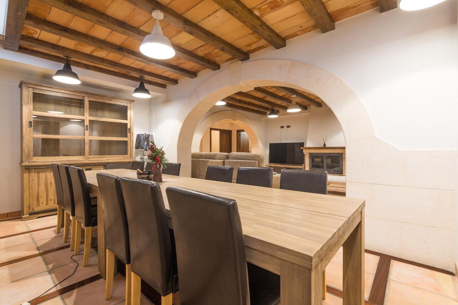 4 bedroom Villa for sale in Arenales del Sol with pool garage - € 1,700,000 (Ref: 9468589)