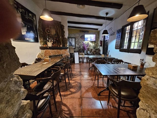 3 makuuhuone Ravintola/baari myytävänä paikassa Elda - 149 500 € (Ref: 9468596)