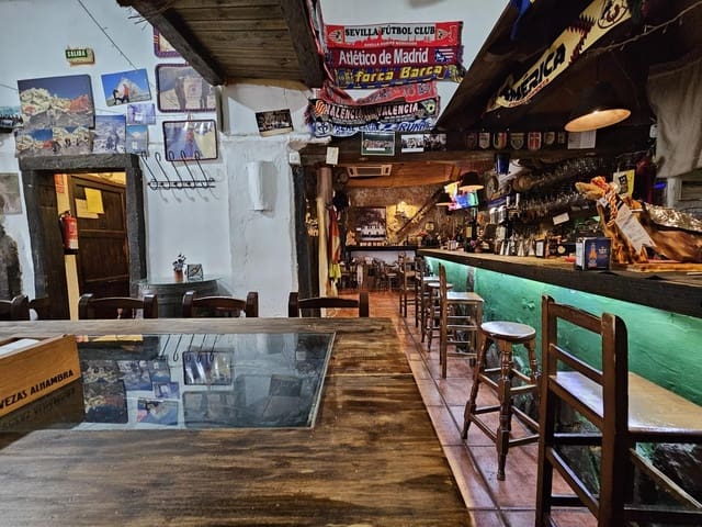 3 makuuhuone Ravintola/baari myytävänä paikassa Elda - 149 500 € (Ref: 9468596)