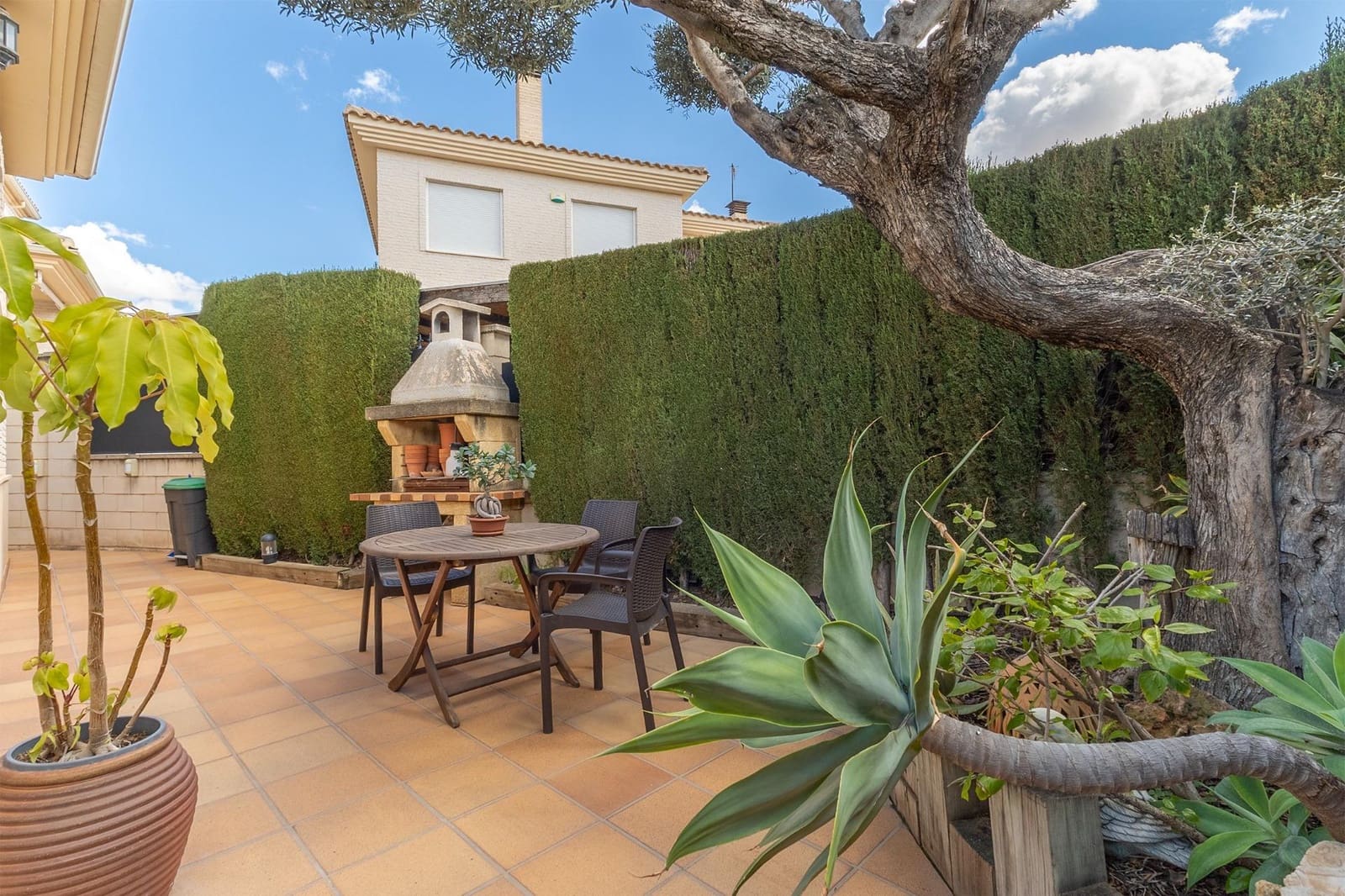 4 bedroom Villa for sale in Petrel / Petrer with pool - € 430,000 (Ref: 9502619)