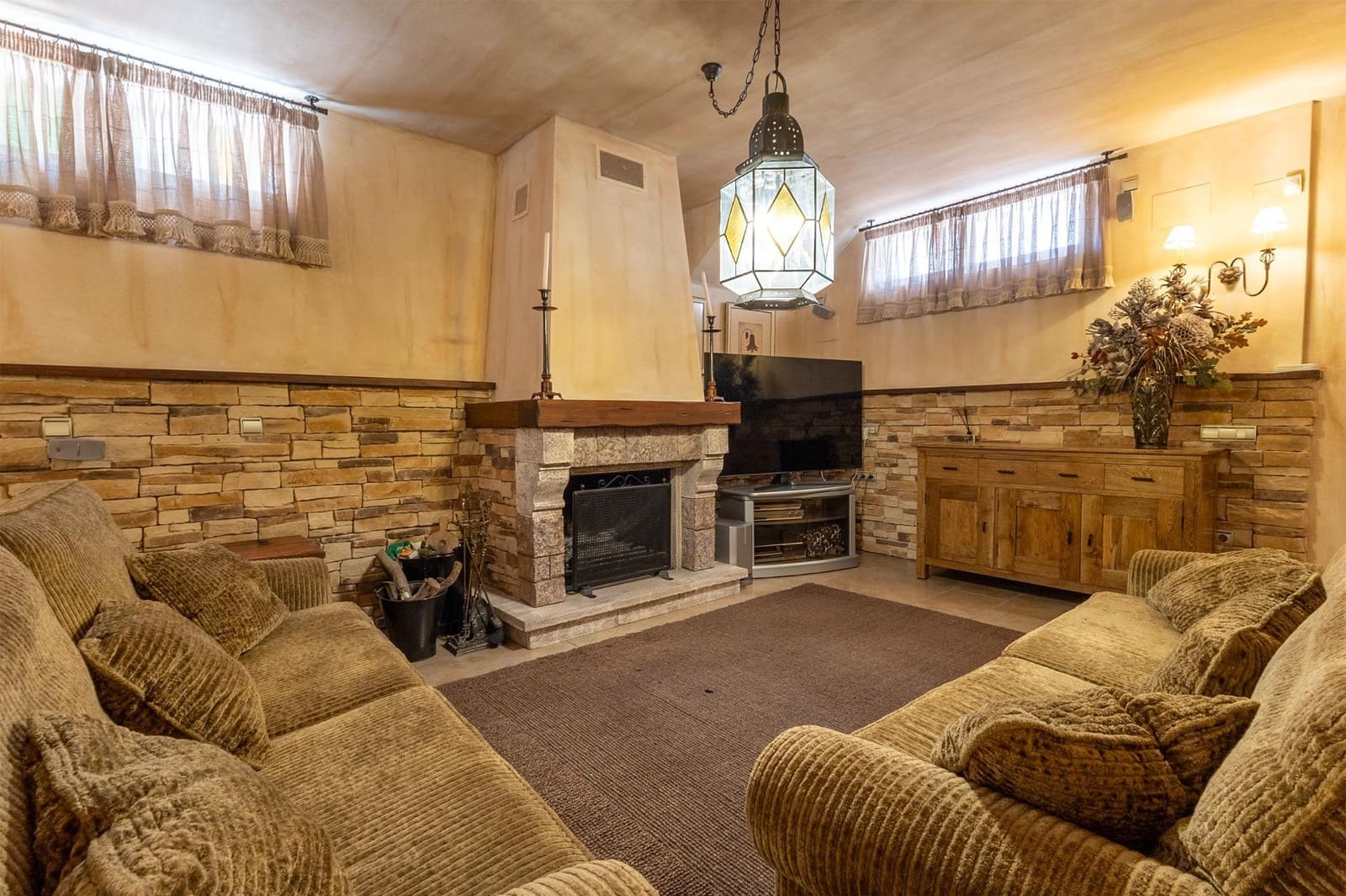 4 bedroom Villa for sale in Petrel / Petrer with pool - € 430,000 (Ref: 9502619)