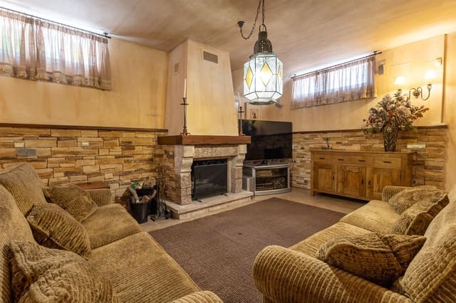 4 bedroom Villa for sale in Petrel / Petrer with pool - € 430,000 (Ref: 9502619)