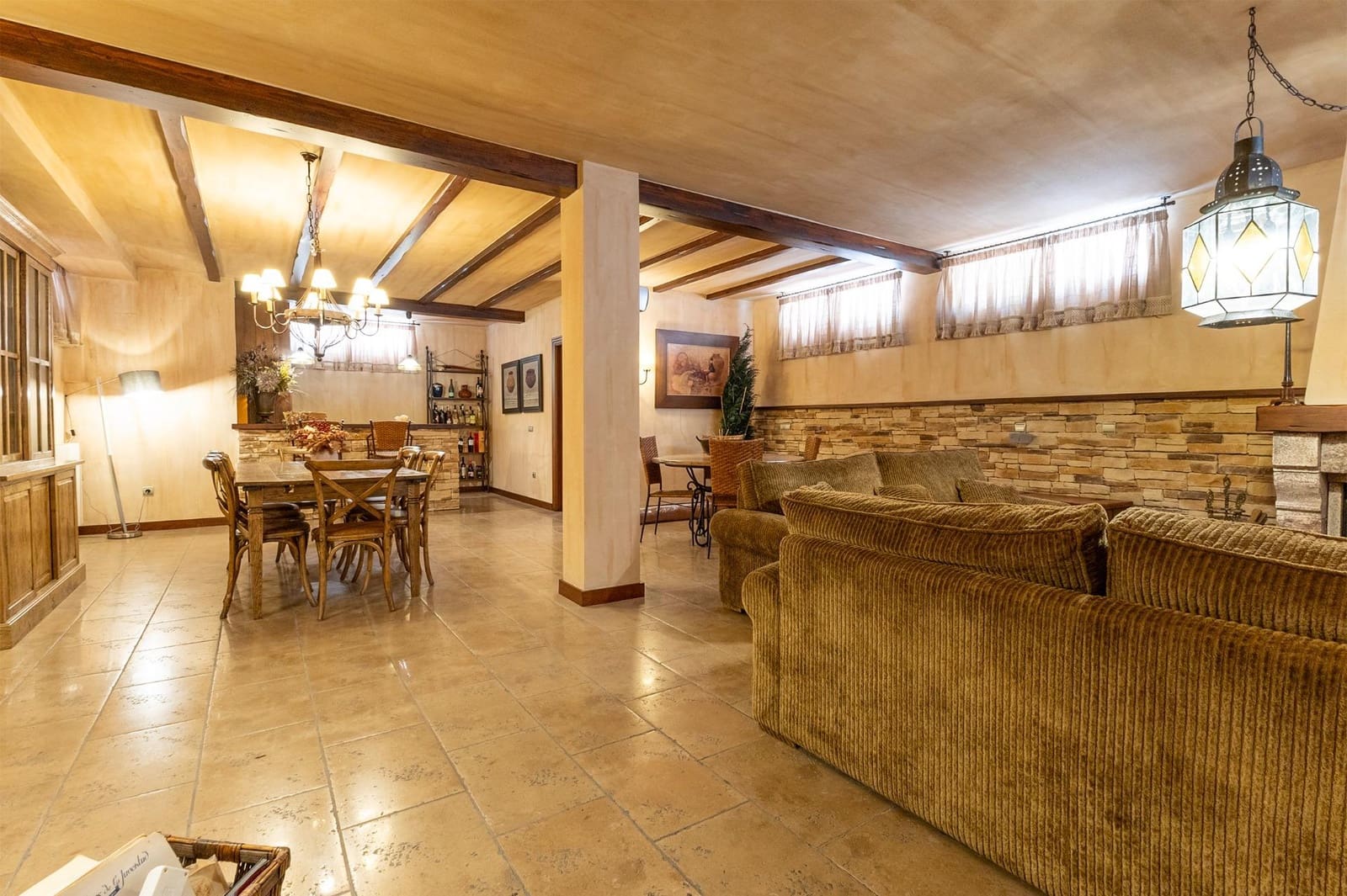 4 bedroom Villa for sale in Petrel / Petrer with pool - € 430,000 (Ref: 9502619)