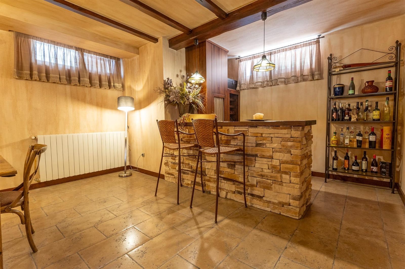 4 bedroom Villa for sale in Petrel / Petrer with pool - € 430,000 (Ref: 9502619)