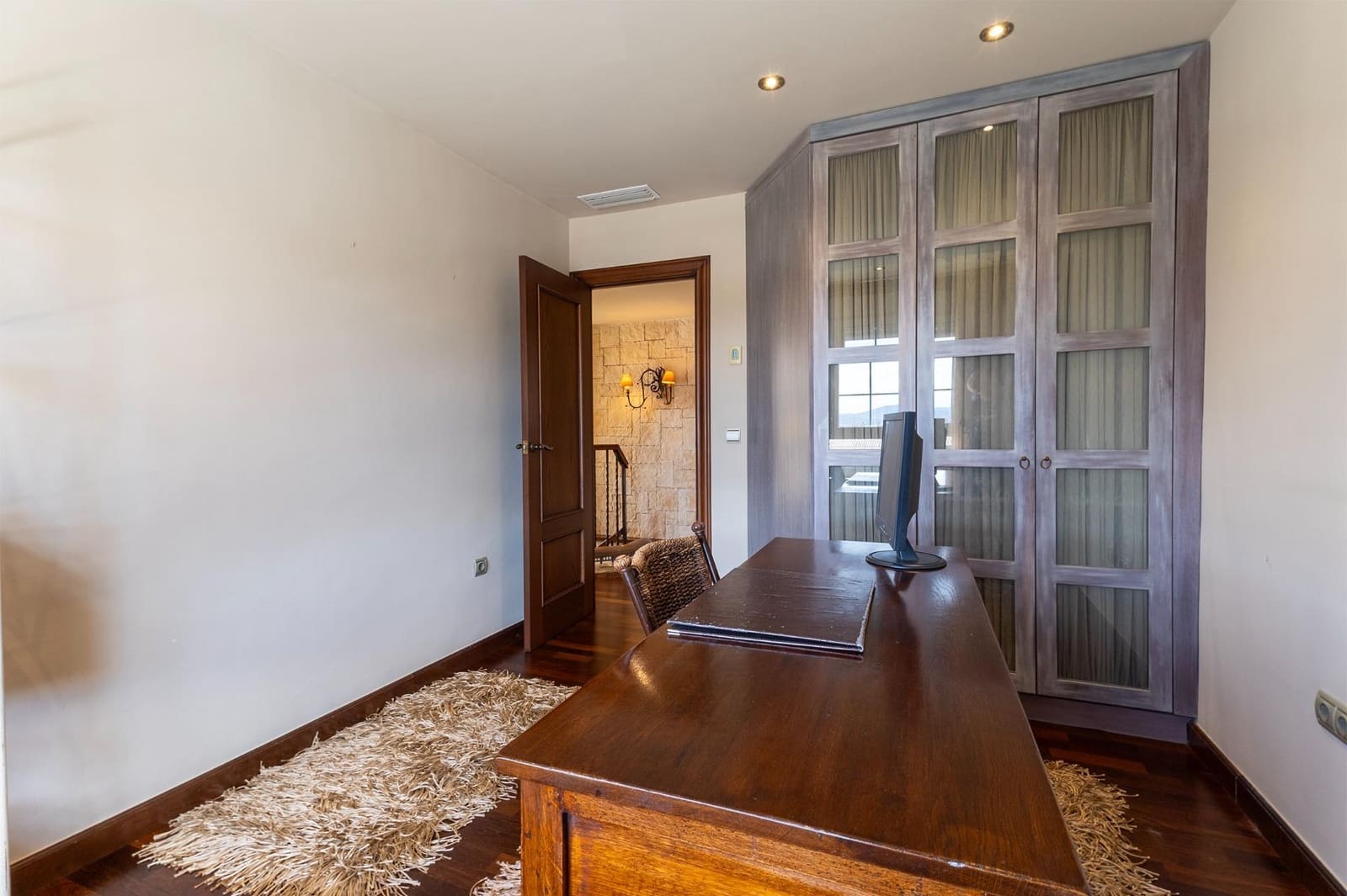 4 bedroom Villa for sale in Petrel / Petrer with pool - € 430,000 (Ref: 9502619)