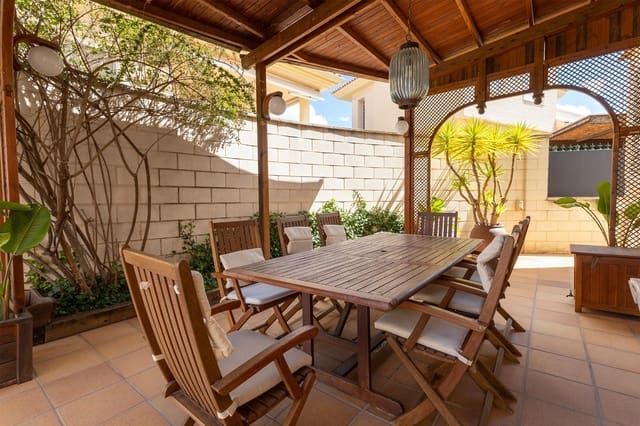 4 bedroom Villa for sale in Petrel / Petrer with pool - € 430,000 (Ref: 9502619)