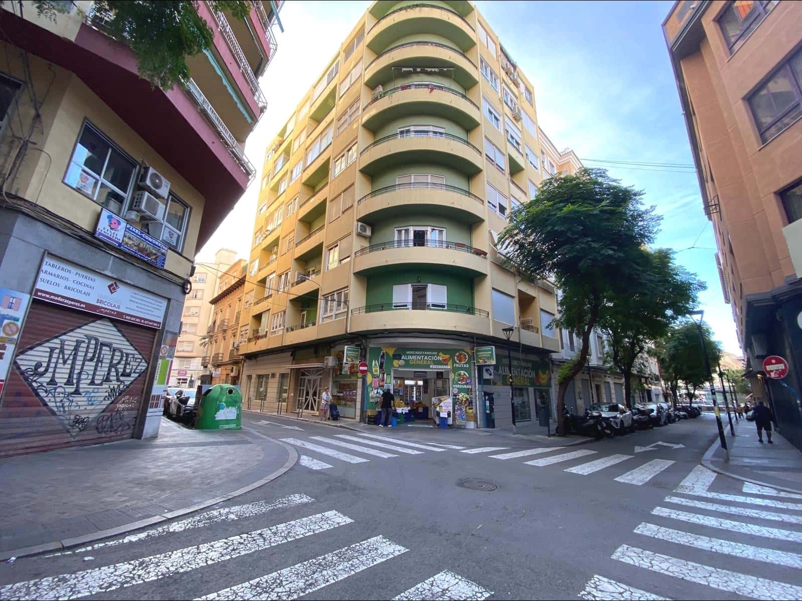 4 bedroom Flat for sale in Alicante / Alacant city - € 269,000 (Ref: 9502625)