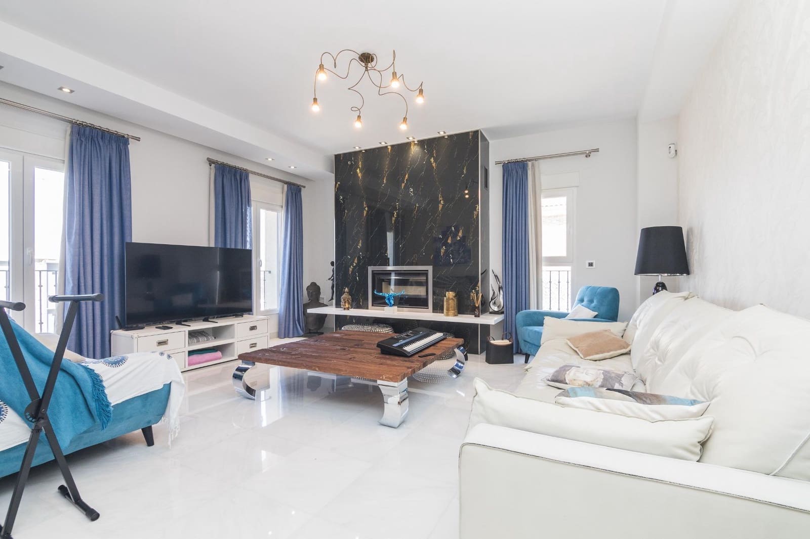 4 soveværelse Villa til salg i Arenales del Sol med swimmingpool garage - € 1.700.000 (Ref: 9502627)