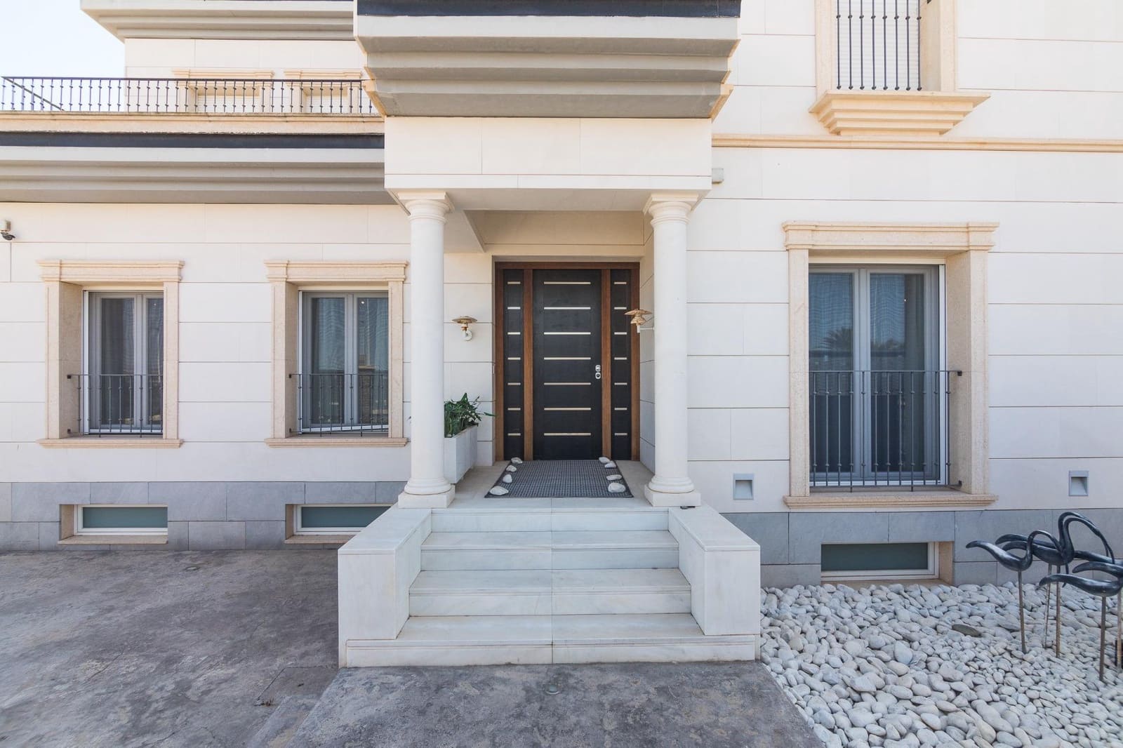 4 soveværelse Villa til salg i Arenales del Sol med swimmingpool garage - € 1.700.000 (Ref: 9502627)